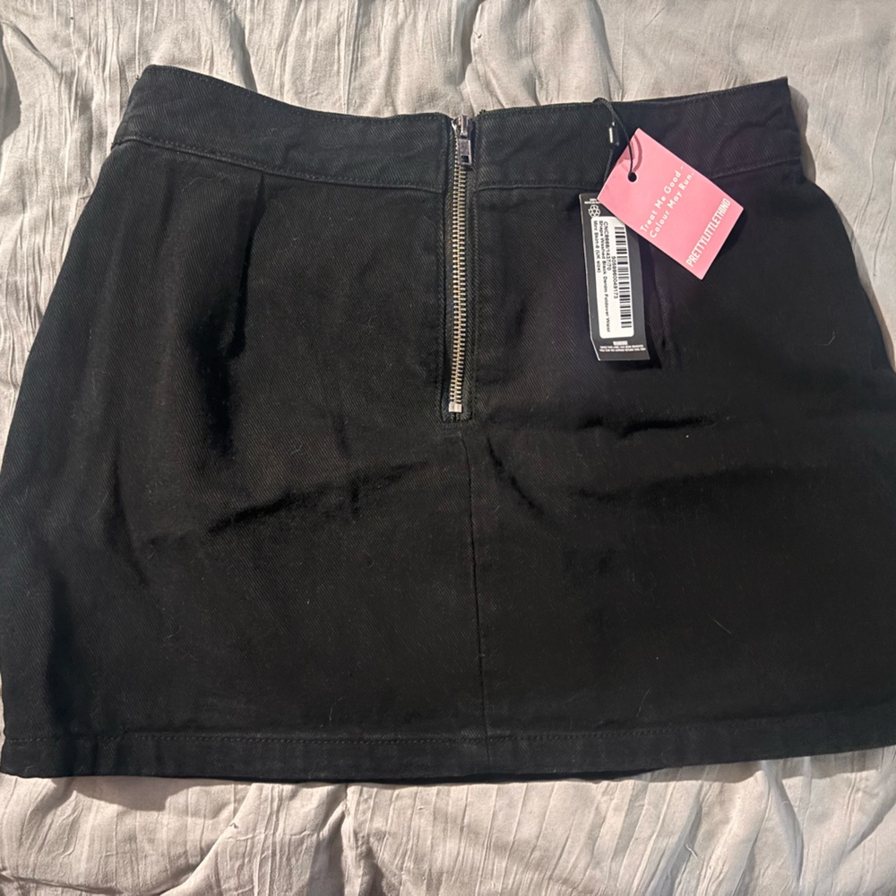 PrettyLittleThing Black Zippered Mini Skirt